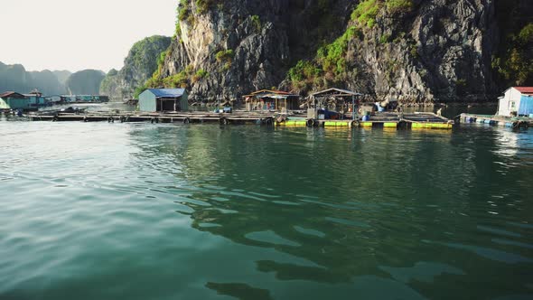 Floating Fishing Village In The Ha Long Bay. Cat Ba Island, Vietnam alt