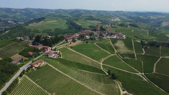 Serralunga D'Alba in Langhe, Piedmont alt