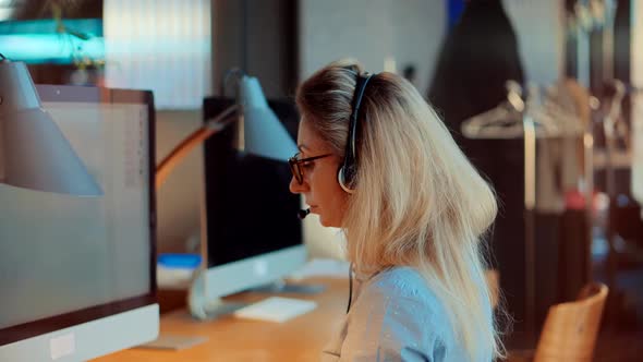 Seo Education On Workplace And Learning Investment Document.Businesswoman Auditing Costs And Revenue alt