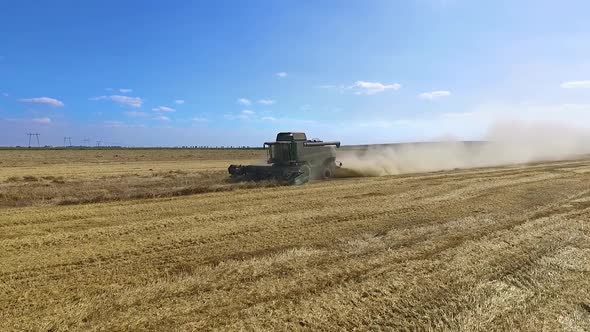 Combine harvester low orbit