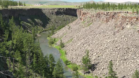 Deep Cleft Between Escarpments of Stony Canyon Geological Formation alt