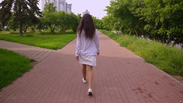 Woman Enjoy Freedom Slow Motion alt