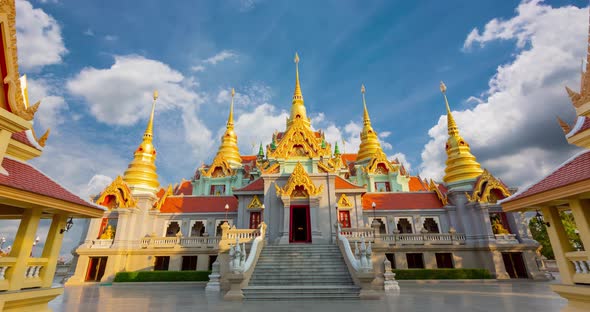 Phra Maha That Chedi Phakdee 