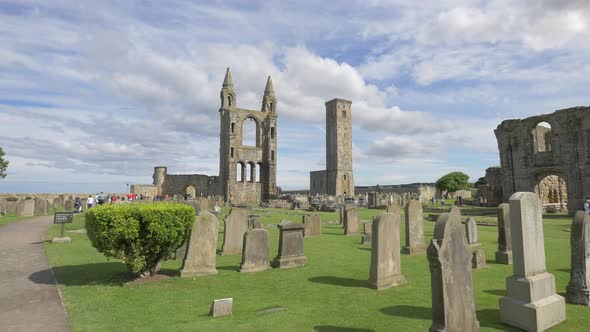 Burial ground and ruins at St Andrews Cathedral, Scotland alt