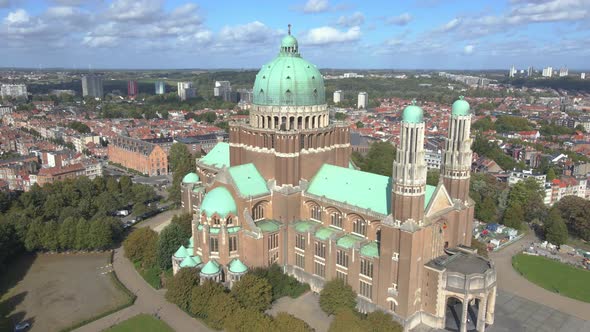 Basilica of the Sacred Heart in Brussels and surrounding city alt