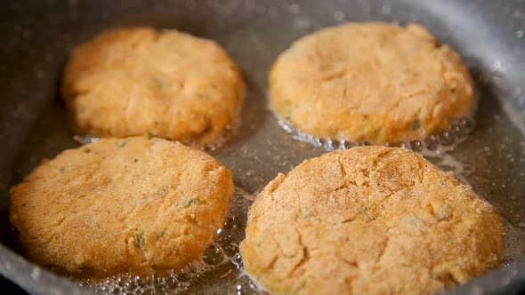 Cutlets Are Fried in a Frying Pan alt