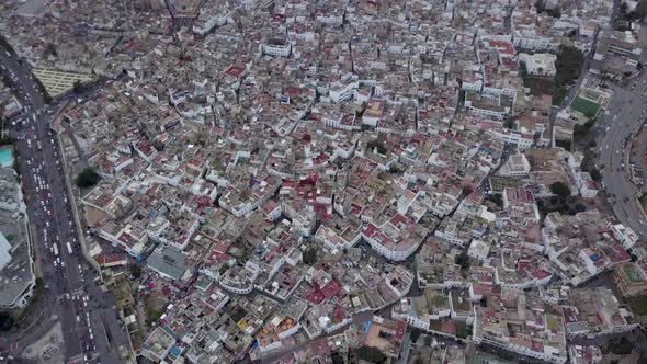 Aerial shot of Casablanca with a view on the old medina and the Mosque Hassan II alt