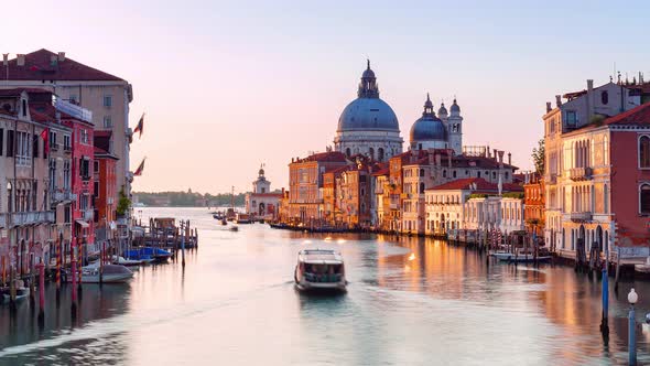 Day Time Lapse of Grand Canal, Venice, Italy alt