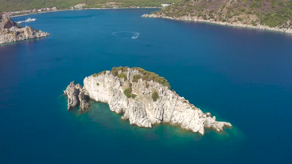 Aerial Top Viw on the Rock Island in the Sea Bay Marmaris Icmeler Turkey alt