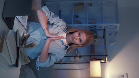 Halo Gesture Meme Woman Perfect Student Pretty alt