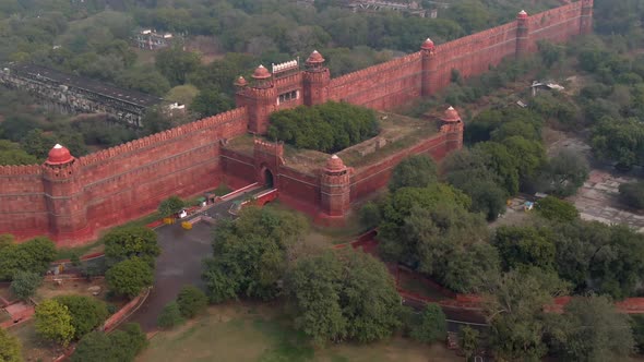 Red fort in Delhi, India, 4k aerial drone footage alt