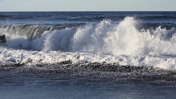 Waves of Pacific Ocean