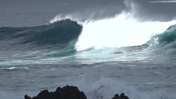 Waves during a storm in the Atlantic Ocean alt