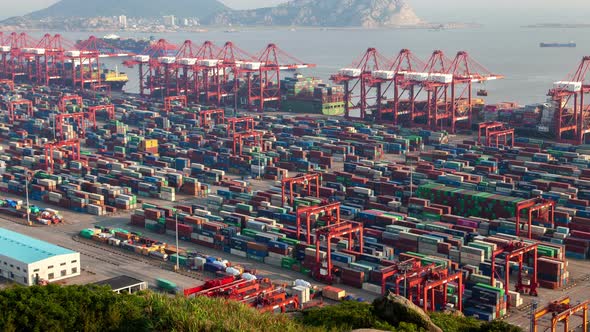 Yangshan Shanghai Container Port Terminal Pan Up alt