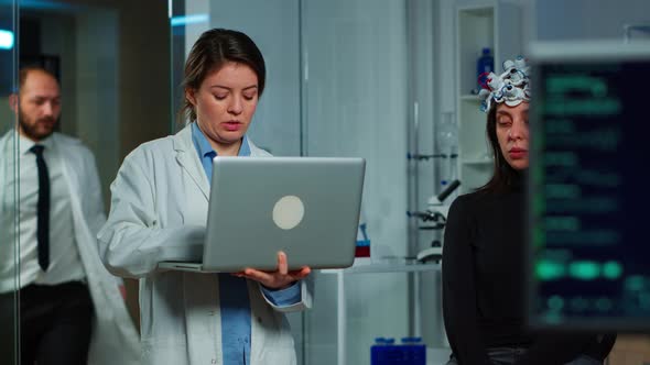 Team Neurological Doctors Working Together Developing Treatment alt