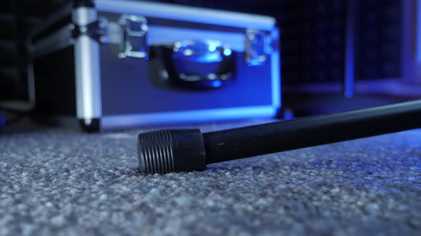 Microphone stand leg alt