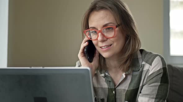 Business Woman in a Good Mood alt