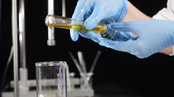 Production of Cosmetics in Small Private Lab alt