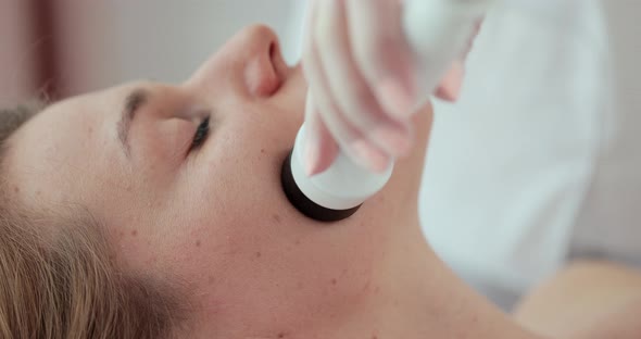 Facial Lifting Wrinkle Smoothing and Rhytide Effacement Procedure alt