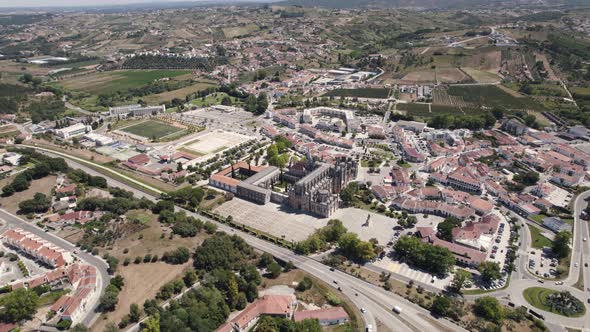 Scenic view of Batalha town and the Unesco word heritage site Monastery of Batalha. alt
