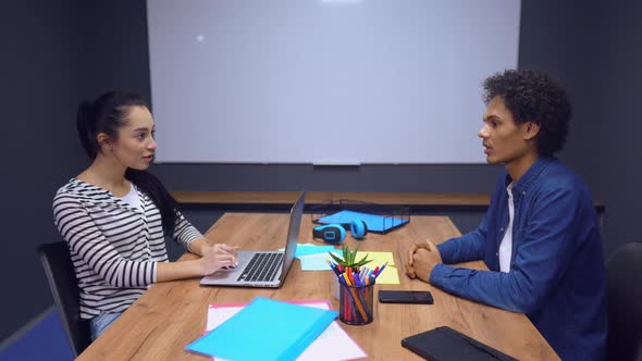 Negotiation at Meeting Room alt