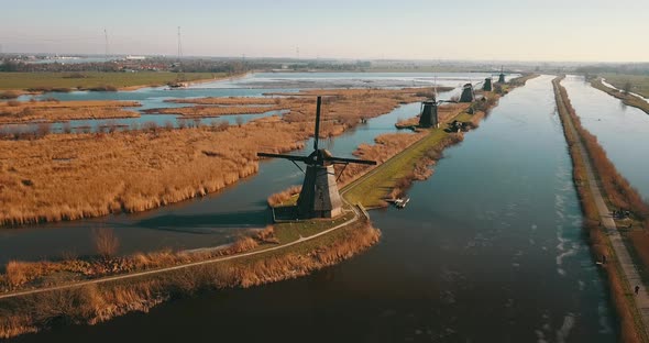 Kinderdijk Aerial 4K alt