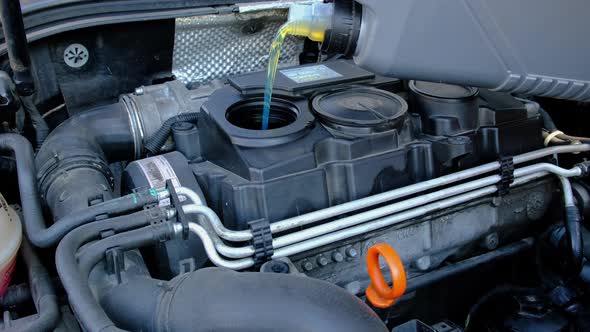 Fill Engine Oil with Engine Oil alt