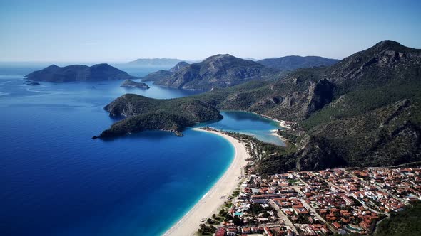 Amazing beautiful panoramic view from drone of Oludeniz Blue lagoon beach in Fethiye in Mugla alt