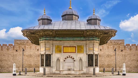 The Ahmet Fountain was built in Istanbul between the entrance door of Topkapi Palace and the Hagia S alt