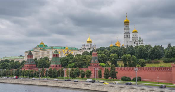 Kremlin, Moscow, Russia. Best view of the Kremlin from a bridge over the Moscow River alt