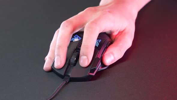 Blue Mouse And Hand alt