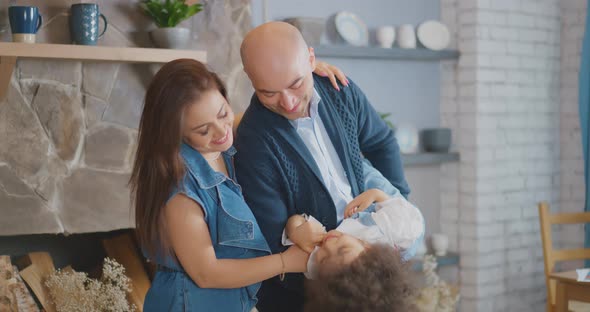 Family home vacation Turkish family Happy family alt