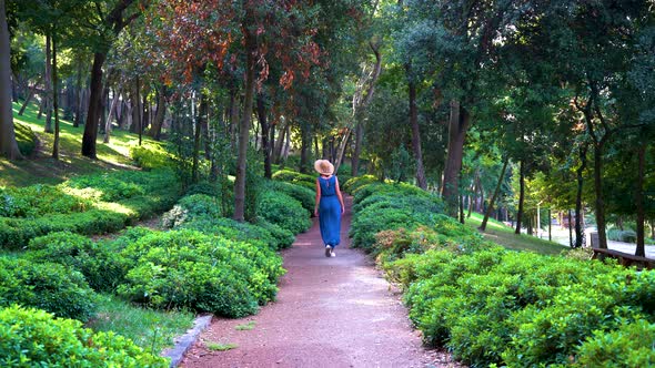  The Girl Walks In The Park