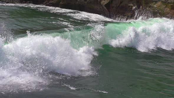 Ocean Waves Slow Motion alt