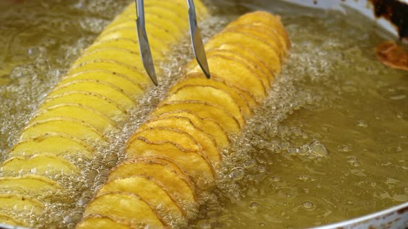 Potato Slices Cooked In Corn Oil 3