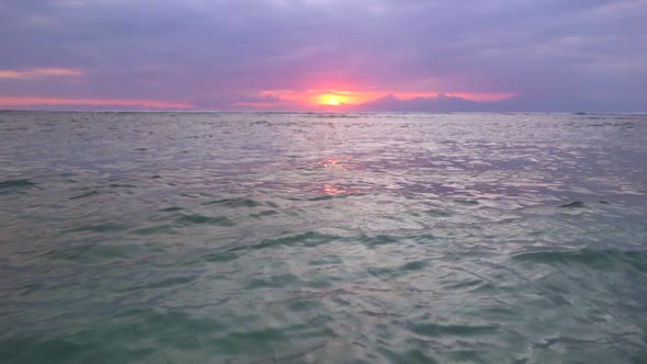 Fantastic Pink Sunset on the Wavy Ocean Water Multicolors Pleasing Lovely Seaview Oceanic Nature alt