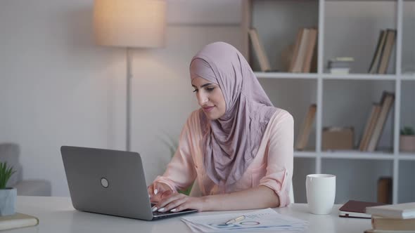 Remote Freelancer Internet Research Woman Laptop alt