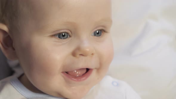 Child Face Close Up alt