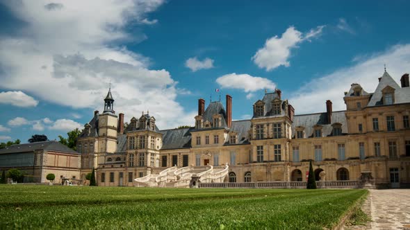 castle Fontainbleau timelapse hyperlapse. alt