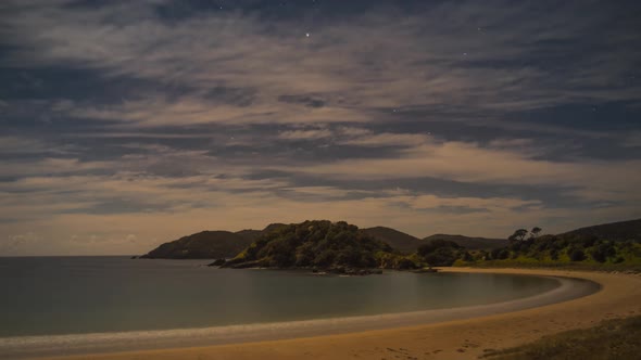 Timelapse of Night on beach alt