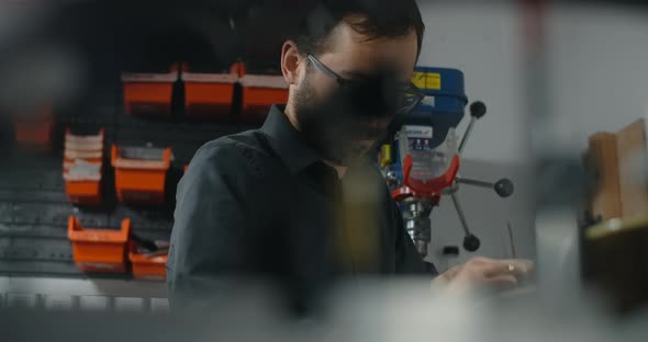 Luthier Sands Guitar Frets at Musical Instruments Repair Shop  60Fps 10 Bit alt