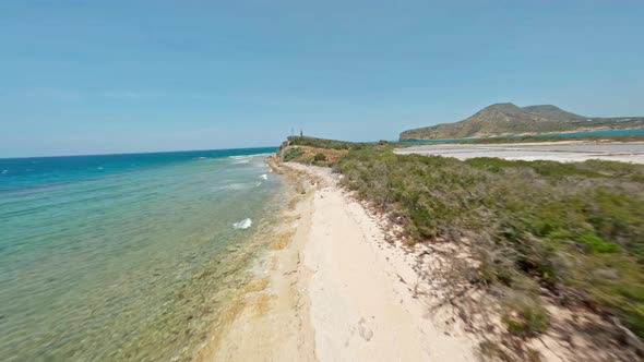 Drone Flight Over White Sand Caye In The Caribbean Sea. Isla Cabra Off The Coast Of Montecristi In T alt
