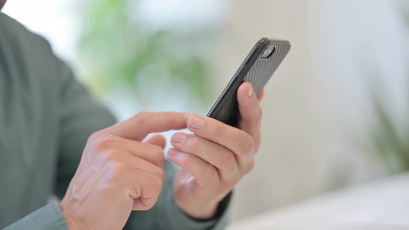 Using Smartphone alt