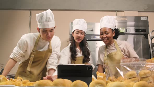 Three young bakery startups live streaming, pastry sales online promotion. alt