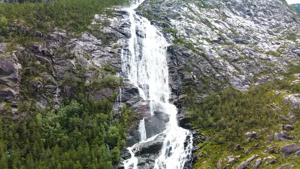 Langfoss (Langfossen) - the fifth highest waterfall in Norway