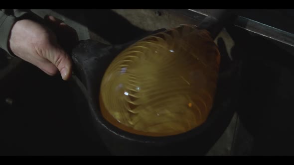 Glass blowing 056 alt