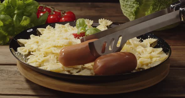 Ready-made Pasta Dish With Sausage alt