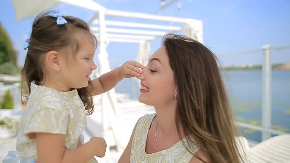 Happy Loving Family alt