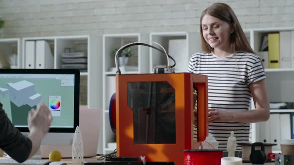 Team of Engineers Making 3D Print Models alt