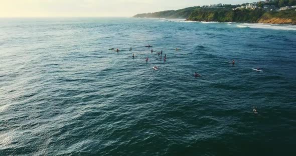 Surfing lesson in the ocean. alt